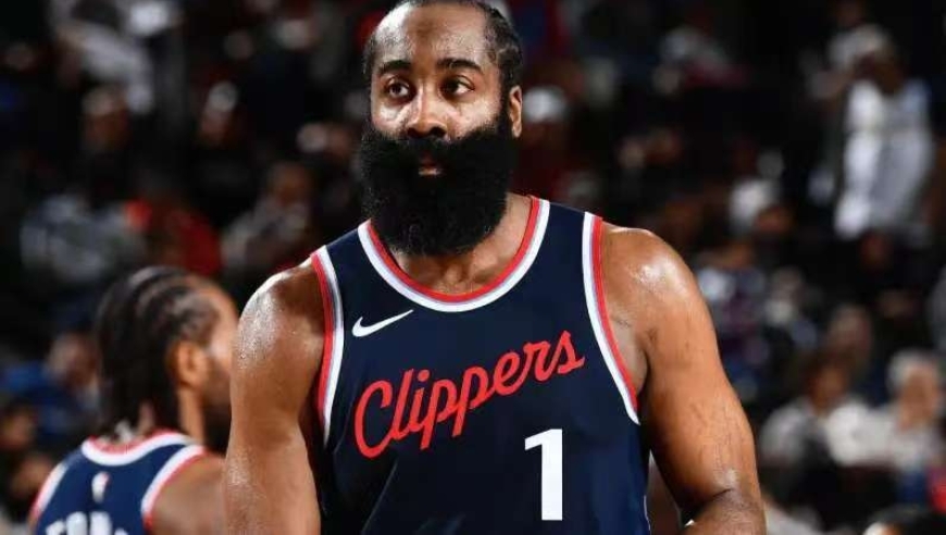 卡登42分难阻失利！周志豪锁死祖巴茨，砍23+14，灰熊11顺位捡宝