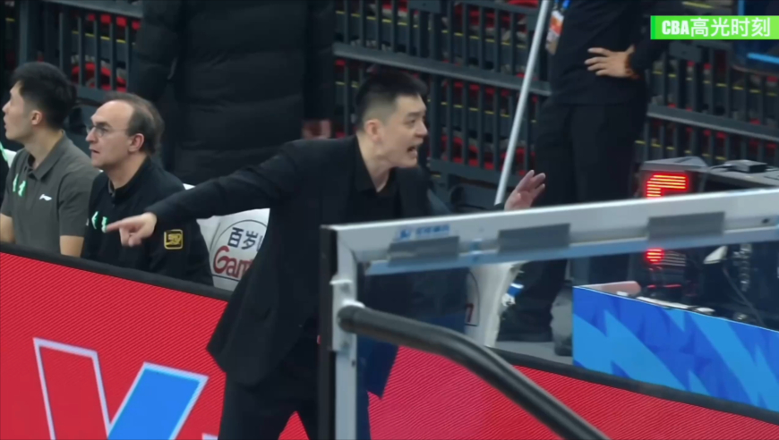 篮不住嘴 | 2+3等于6全程解析 杨鸣驱逐裁判技术台全乱套