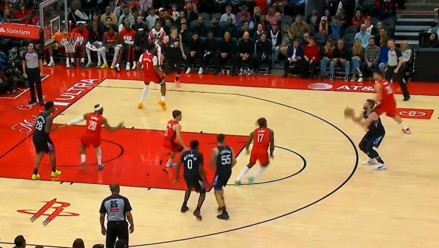 这家没你要散！杜兰特下场后火箭第二节被爵士两分钟轰13-2追回分差