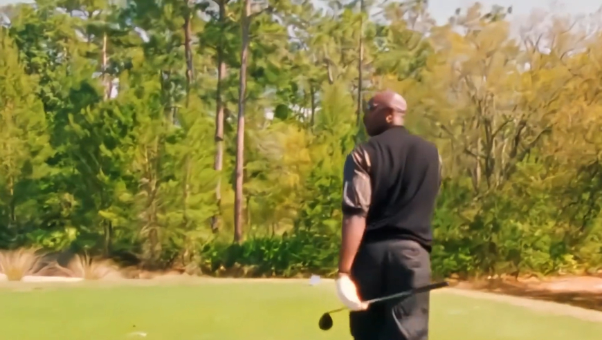 篮球之神到底多有钱？他每天的压力就是如何把钱花出去，大家来帮帮他吧