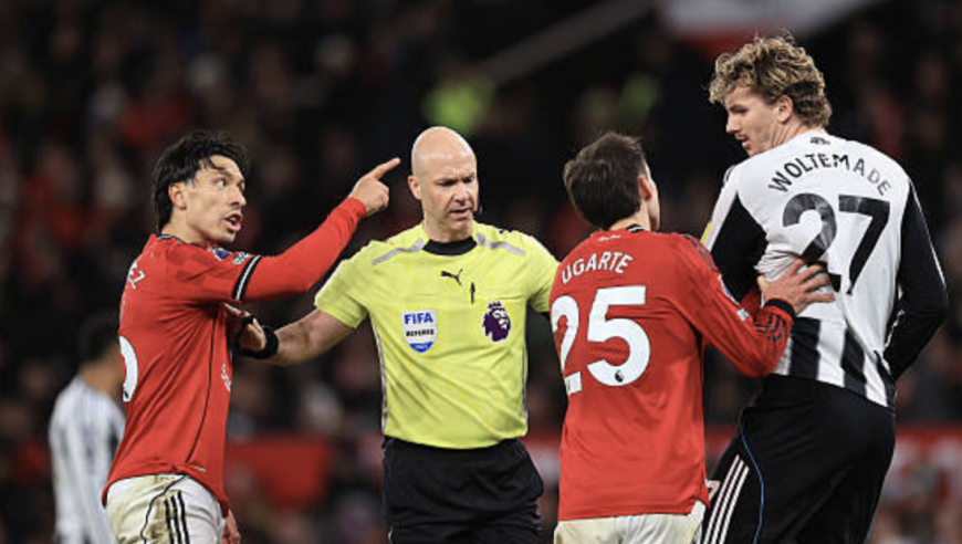 8万人狂欢！7亿曼联杀进英超前5：1-0掀翻纽卡+3轮首胜 阿莫林狂喜