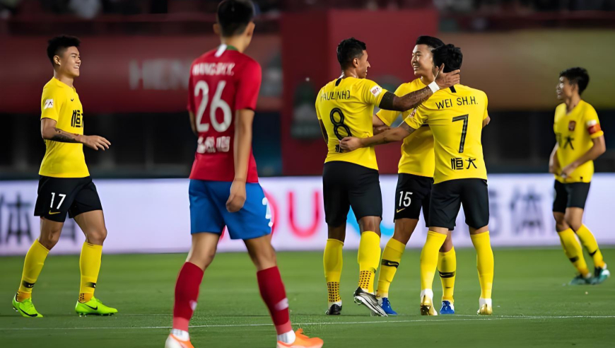 体坛记忆｜恒大下半场出碾压模式，狂轰滥炸打懵强敌，对手球迷秒变脸