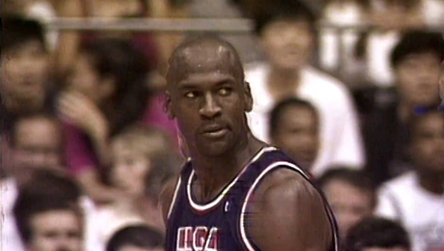 篮球之神｜奥运会经典一幕！乔丹和皮蓬抢着防守库科奇，他到底得罪了谁？