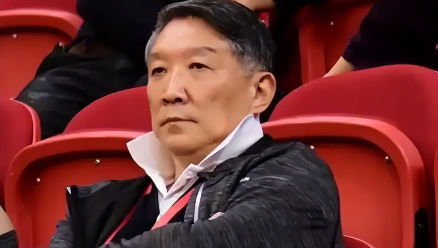 女篮惨败后声音不断！宫鲁鸣去留成焦点，篮协深夜发声