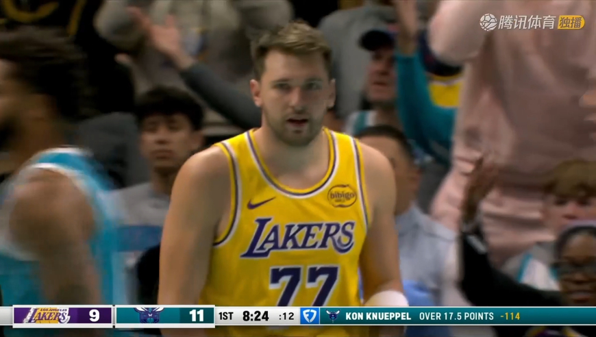 东契奇vs黄蜂首节13分集锦：突破连打2+1 屡送妙传助飞艾顿