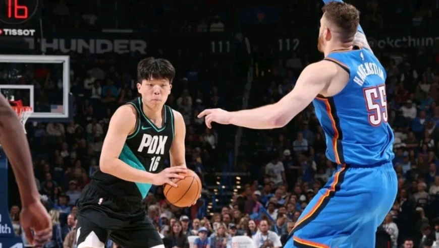 仅用8场！杨瀚森总得分超越周琦，NBA生涯首记三分+空接暴扣登上热搜！