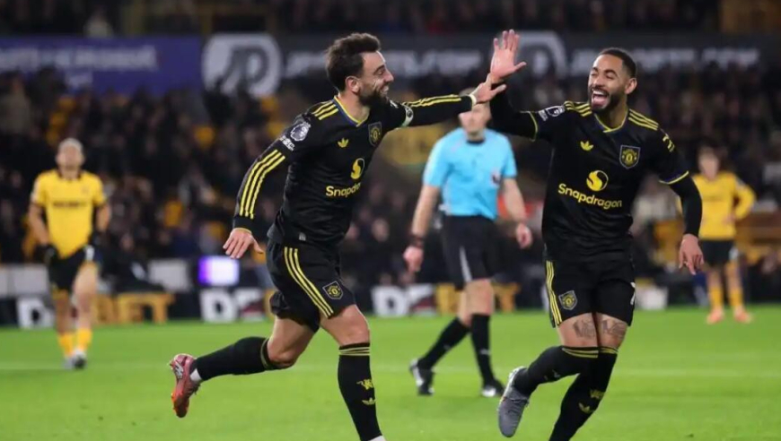 英超-3轮不败升第6！曼联4-1狼队，B费2射1传，姆伯莫、芒特破门，狼队15轮0胜