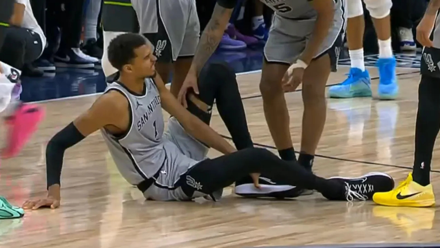 四罚一掷！文班三分出手遭戈贝尔垫脚 裁判回看后追加一级恶意+技犯