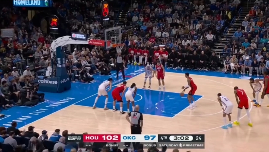 全场起立观看！火箭雷霆最后3分钟：杜兰特关键突破跳投带走比赛