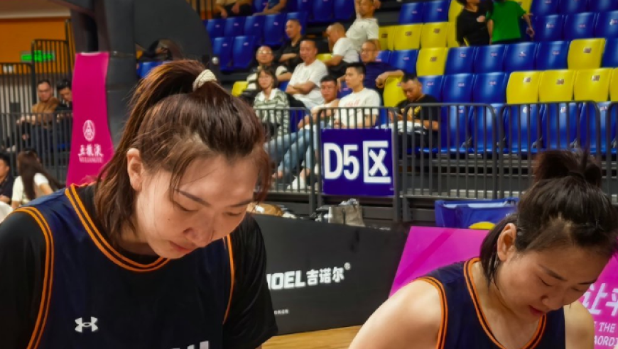 全锦赛：四川女篮大胜江苏豪取4连冠 韩旭26分李梦复出0分