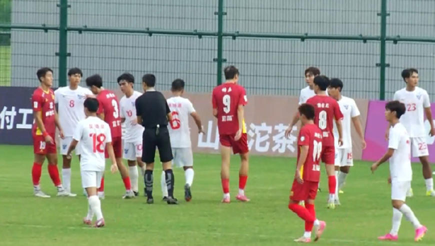 业余？中冠队1场违规换6人+4分钟后才纠错！遭重罚被判负：3-1变0-3