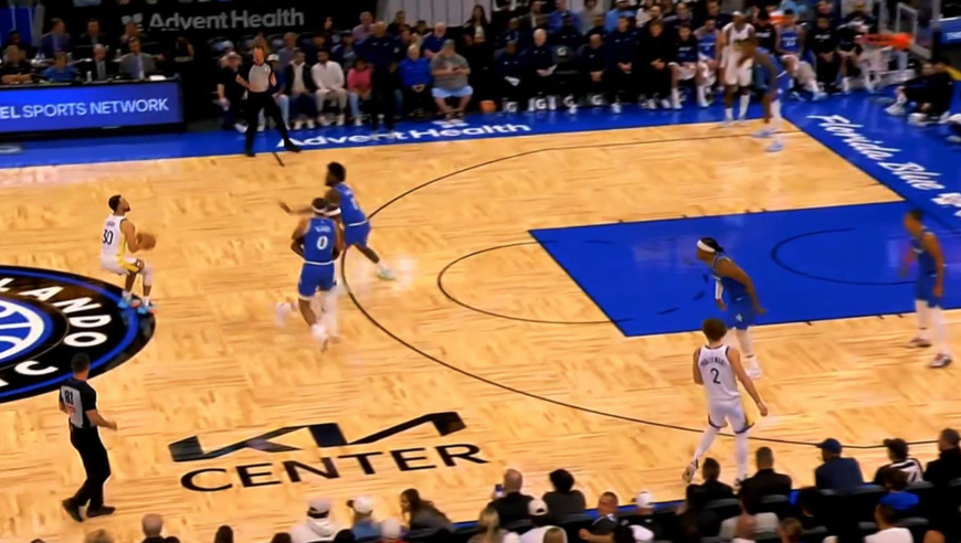 不难的球不进！库里首次罚球不中 但首节结束前命中超远logo三分球