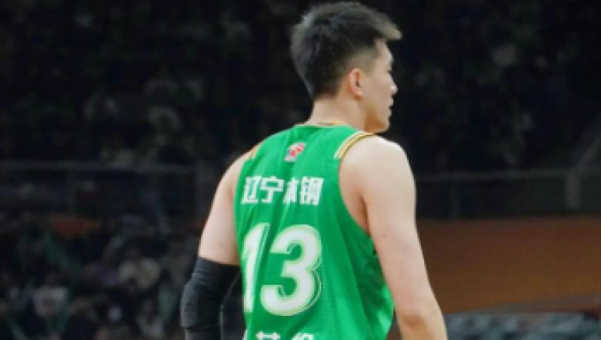 2400万顶薪也压不住！郭艾伦沈阳返乡万人空巷 副市长亲自颁聘书 球迷泪目：他才是辽篮真核“