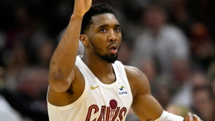 哈登的最佳搭档！骑士米切尔vs76人17分6助攻集锦：绕球大回环上篮