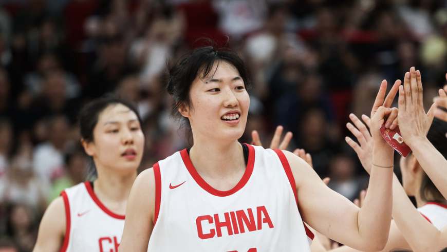 19分钟轰15分！中国女篮又一23岁王牌崛起：李梦替身变张子宇绝配
