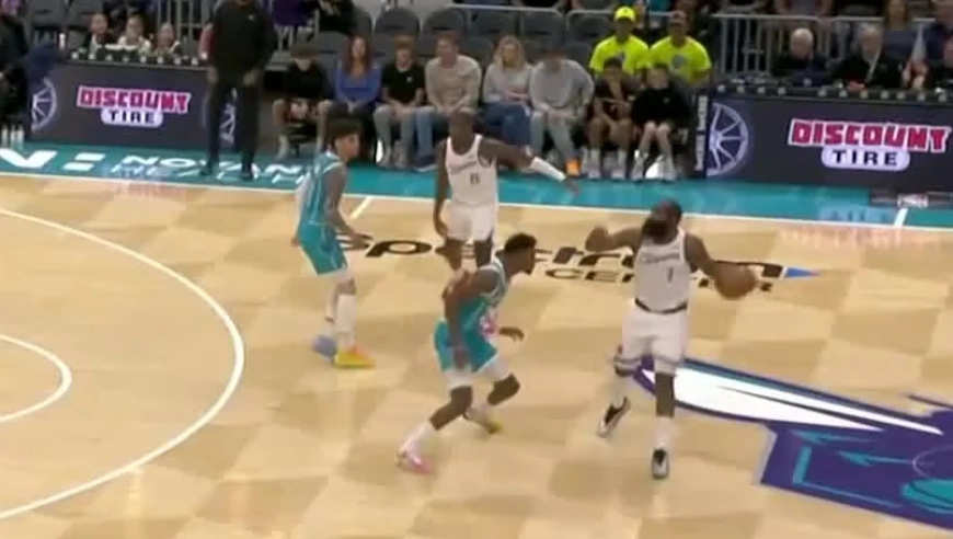 杀疯了！哈登首节狂轰滥炸独砍27分上半场力挽狂澜收获35分