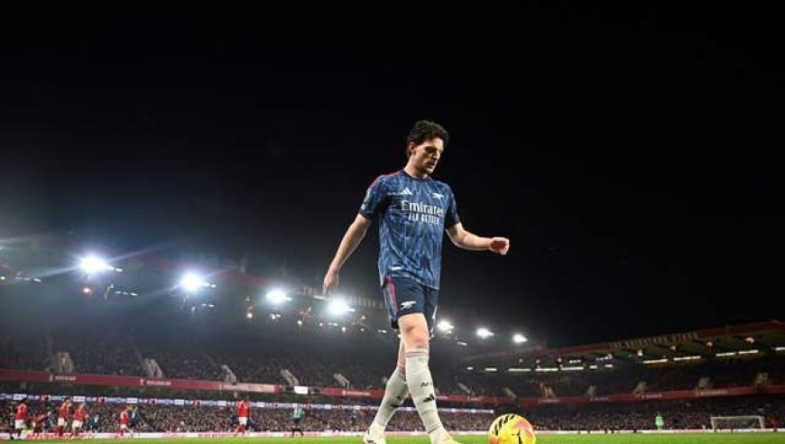 小马丁错失良机，1.3亿天王遇神扑，阿森纳踩刹车，仍甩开曼城7分