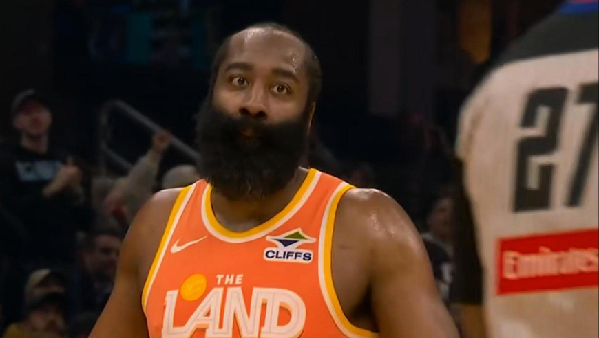 打上富裕仗了！骑士哈登vs尼克斯20分4助攻集锦：多次获得空位机会