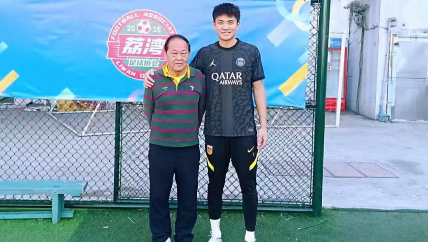 外婆带我去训练！启蒙教练揭秘&ldquo;昊布拉克&rdquo;是怎样炼成的