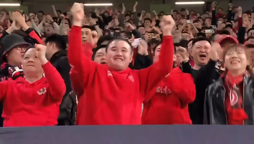 蓉城球迷集体欢呼！亚冠成都逃过一劫，VAR介入吹掉了对手进球