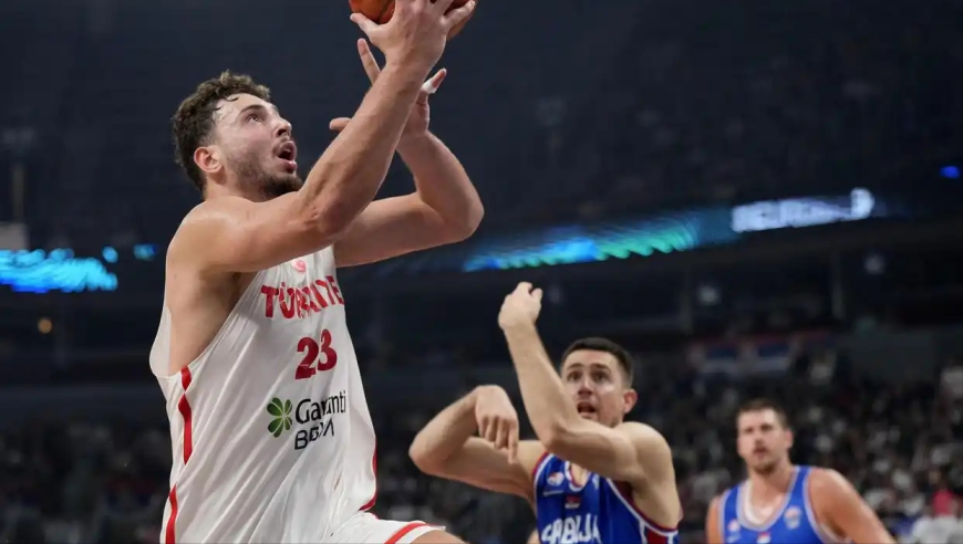 5人打过NBA！申京狂砍24+16+6，土耳其6连胜晋级八强，有望拿奖牌