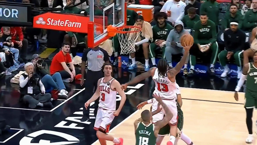 不愧是被逆转之王！公牛末节前后狂轰27-0逆转雄鹿 里弗斯都看傻了