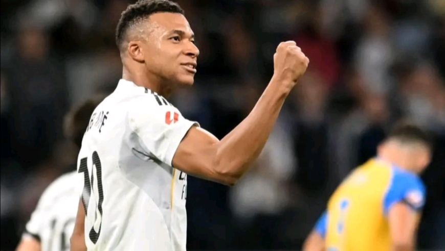 强到让人颤抖！姆巴佩极致个人表演16分钟梅开二度，全场沸腾庆祝