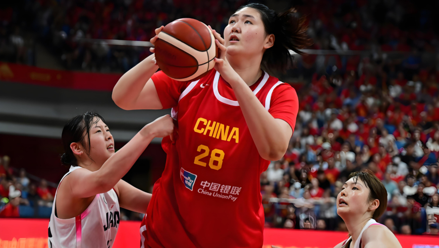 竞者｜比姚明还高的女篮怪兽，从校园到国手，用身高改写中国女篮历史