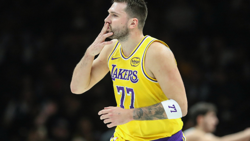 湖人125-122险胜快船 球员评价：2人满分，4人及格，4人低迷