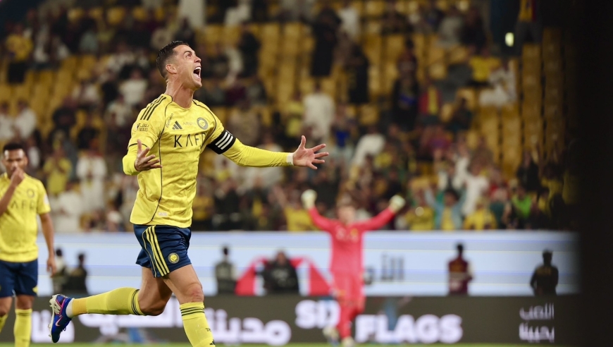 足坛一夜动态：C罗双响！皇马1-2惨遭绝杀 曼城2-1仅落后2分