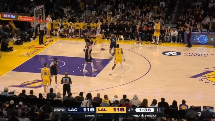 一波三折！湖人vs快船最后1分36秒，全场球迷的心都提到嗓子眼了