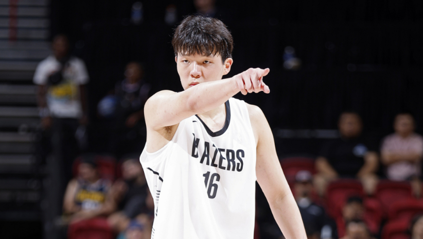 炸裂隔扣！杨瀚森10+5全场集锦：遭凶狠犯规+神仙球被吹无效