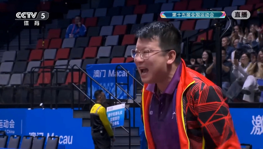 教练喊到缺氧！林高远刘诗雯连续爆冲得分 教练场边比球员还激动