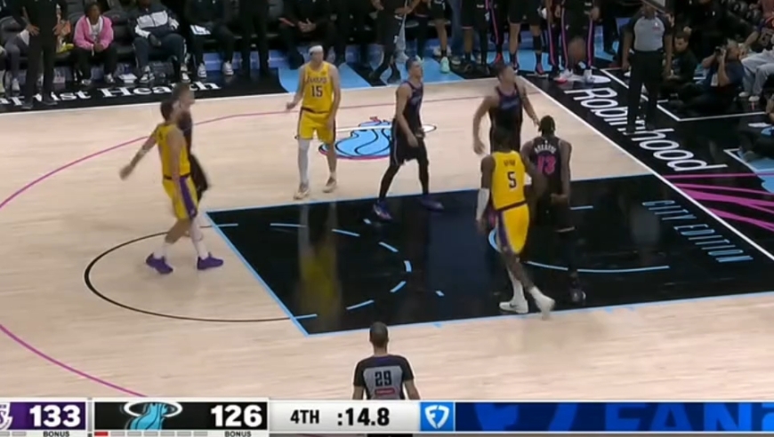 东契奇春风满面拿下60!回顾湖人对阵热火最后一刻