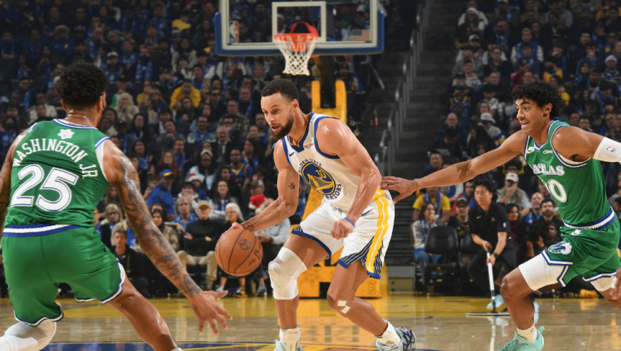 库里vs独行侠23分全过程：9罚全中+26000分里程碑助勇士取胜