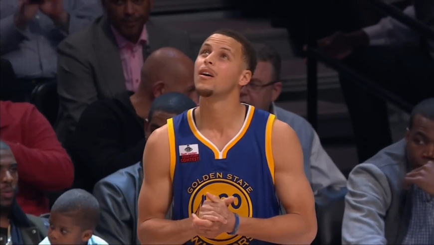 全员神射手！库里最后时刻花球连中绝杀最强一届三分冠军丨体坛记忆