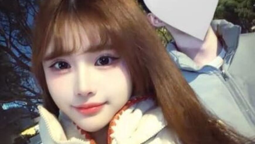 Fofo女友晒照：为给Fofo庆生，洗了3周没洗的头，化了3个月没化的妆