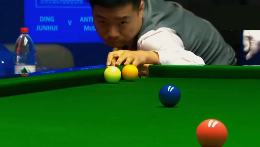 体坛记忆｜丁俊晖最疯狂对局，利用袋角做炸裂斯诺，对手愁到直掉头发