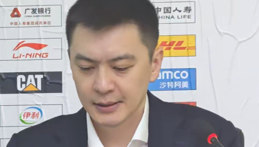 溃败新疆杨鸣发布会直指外援实力问题，杨鸣申请离职冲上热搜！