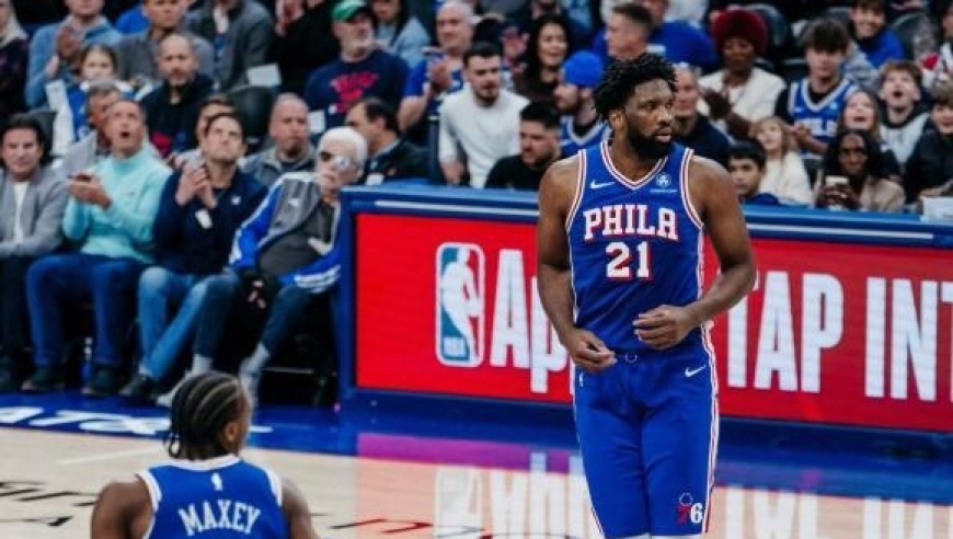 马克西29+4+8+8抢断，大帝30分探花郎隔扣中锋，76人双杀步行者