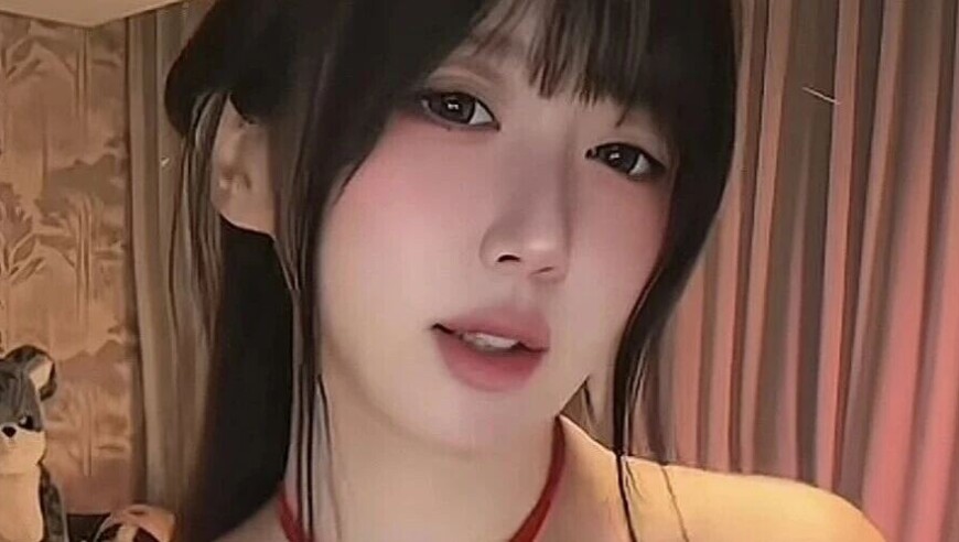 呆妹儿自掏腰包，花费上百万拿下地区赛第一后，哭诉自己付出太多，时间太忙还要陪大哥私聊！