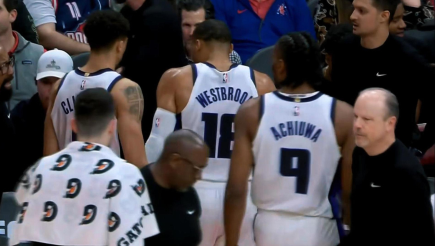 一人打一队！威少连拿7分包揽国王全部得分对轰火箭 杜兰特也不甘示弱