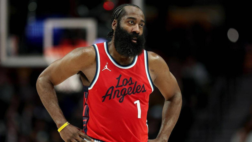 哈登首节9分合集：进攻武器挨个秀了一圈 三分还是之前的味道