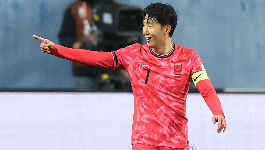 马宁主哨出四黄！友谊赛韩国2-0玻利维亚：孙兴慜死角任意球破门