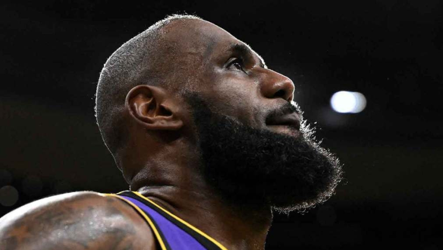 湖人官方更新詹姆斯伤情！本赛季难获评奖资格：历史级纪录或被终结