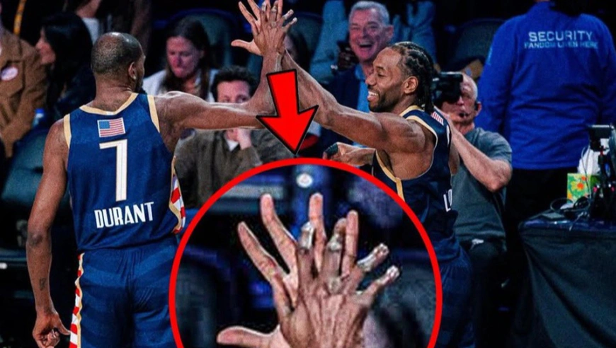 小卡与杜兰特手掌对比惊人！看起来相当于KD两倍大 历史排名第9