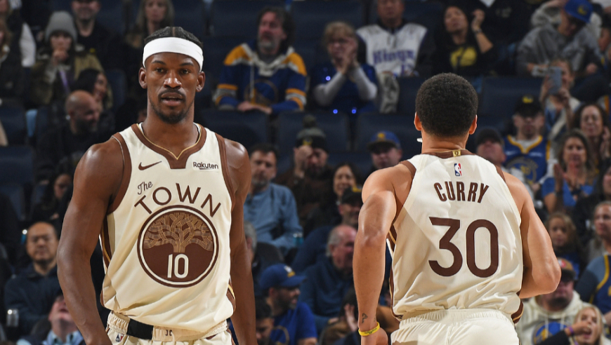 夸张到离谱！勇士末节前后轰47-12超极限攻击波完全打崩国王全过程