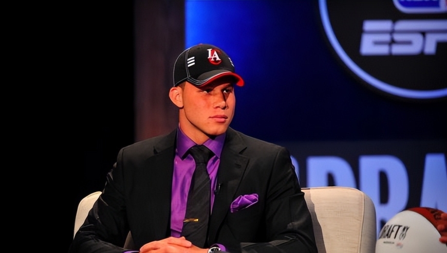 别让忠诚害了你！带伤上场，却两次被球队无情送走，34岁无奈退役