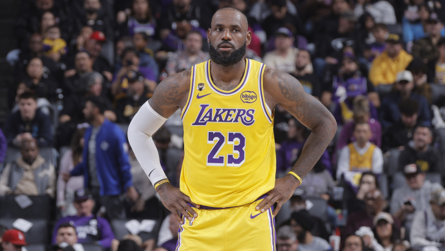 数据帝：三分5中0！詹姆斯离奇数据生涯首见 哈登32+10+4创两大壮举