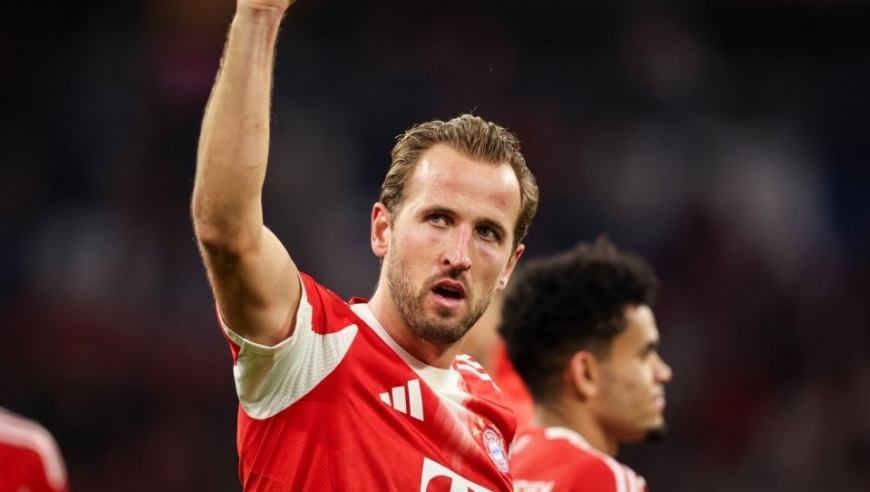 凯恩压哨救主！造点后点球绝平，77场轰80球，再创德甲纪录